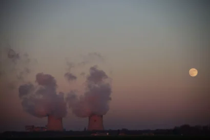 2021年12月、フランス、ブロワ近郊のサン・ローラン・ヌアン原子力発電所。 2021年12月、フランス、ブロワ近郊のサン・ローラン・ヌアン原子力発電所。© RFI/Jan van der Made