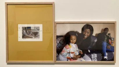 カマ・ディアラ、39歳、娘のマラ、4歳。「Les Maliens d'Evry: First generation born in France」のPatrick Zachmannによる写真は、フランス国立図書館の「France sous leurs yeux」に展示されています。© ジークフリート・フォルスター / RFI