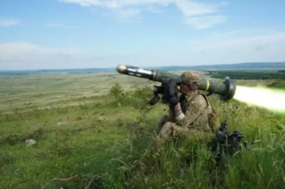 米軍兵士がジャベリン対戦車ミサイルを発射する。米軍/AFP/ファイル