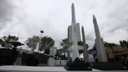 2024年2月26日、ドイツ軍のタクティカルエアフォース第74航空団の2機のユーロファイタージェット機は、ドイツ南部のドナウにあるノイブルクの空軍基地からバルティカムへのNATO-ミッション航空警察に出発します。AFP - ルーカス・バルト・トゥッタス