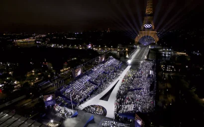 エッフェル塔はパリ2024オリンピックで主役を務めました。AP