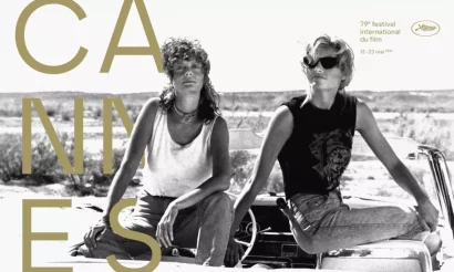リドリー・スコット監督の『Thelma and Louise』（1991年）のセットにいるスーザン・サランドンとジーナ・デイビスは、2026年カンヌ映画祭のポスターに使用されました。© Roland Neveu/ MGMスタジオ / グラフィックス：Hartland Villa